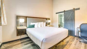 Iron/ironing board, internet, bed sheets
