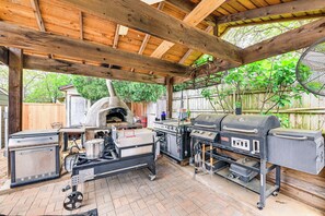 Terrace/patio - Spacious Family Home w/ Fenced Yard in DFW Area (Flower Mound)