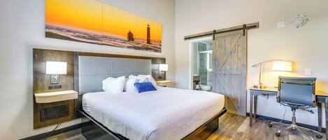 办公桌、熨斗/熨衣板、WiFi、床单