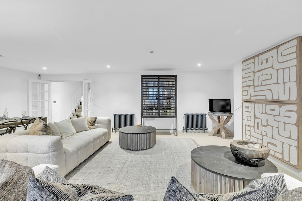 Central Snug With Patio By My Getaways - Ferring