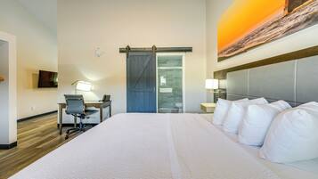 Desk, iron/ironing board, WiFi, bed sheets
