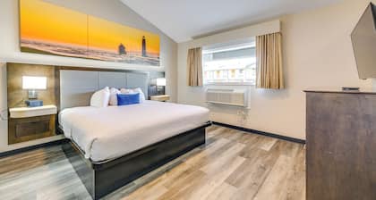 2 Mi to Downtown Port Huron: Sleek Studio Apt