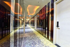 Unclassified image, 2 of 10, button - Shanghai Hua Yu The Tophams Hotel (Shanghai)