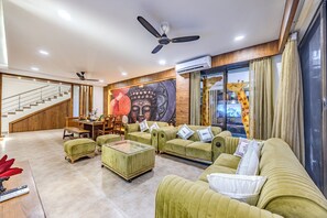 Luxury Villa, 3 Bedrooms, Private Pool | Living room | 40-inch Smart TV with satellite channels - Casa Bliss (Arpora)