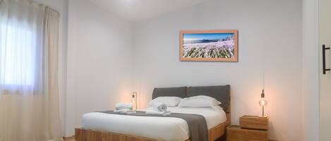 2 bedrooms, desk, iron/ironing board, travel cot