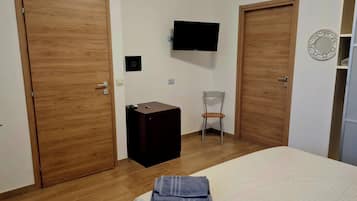 3 Schlafzimmer, BĂŒgeleisen/BĂŒgelbrett, WLAN, BettwĂ€sche
