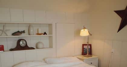 The CrabPot room at Lookout at Trinidad Bay