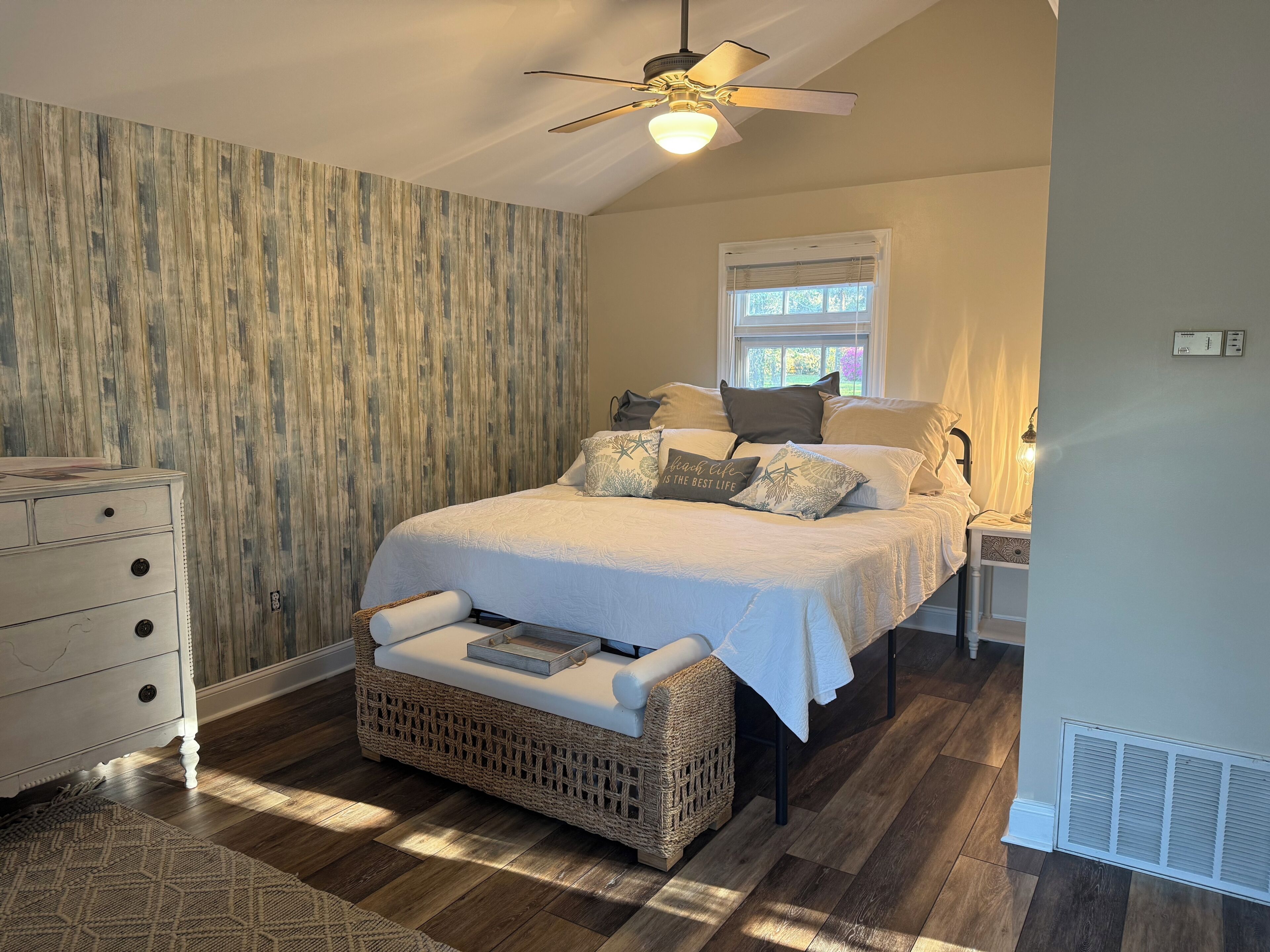 1 chambre, fer et planche à repasser, Wi-Fi gratuit, draps fournis