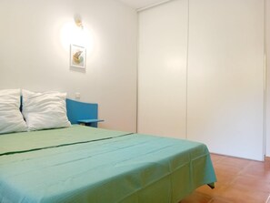 1 bedroom, WiFi, bed sheets - Mazet Provençal air-conditioned swimming pool parking 5 pers (Gaujac)