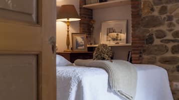 Habitación romántica, vistas a la montaña | 1 dormitorio, sábanas de algodón egipcio, ropa de cama de alta calidad