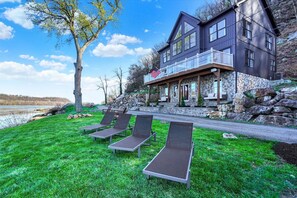 Terrace/patio - River View Lodge on the River (Wrightsville)