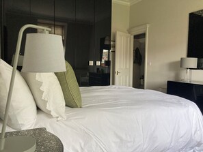 1 bedroom, in-room safe, desk, iron/ironing board