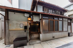 Exterior - Shiki Homes | Bisho 美咲 (Kyoto)