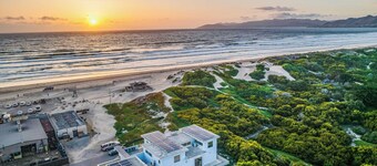 Beachfront 2BR w/ Deck, Views & Direct Sand Access Strand Way A