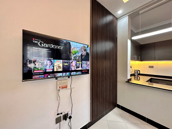 Interior - Luxury Living in Kampala (10 mins to Speke Resort) with free unlimited Wi-Fi (Kampala)