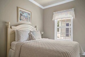 3 多间卧室、熨斗/熨衣板、WiFi、床单