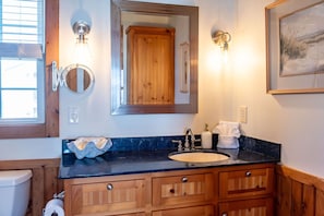 Hårføner og håndklær