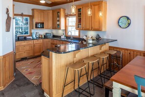 Fridge, microwave, oven, stovetop - Unbeatable Views & Coastal Charm (Harkers Island)