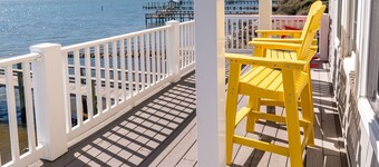 Unbeatable Views & Coastal Charm