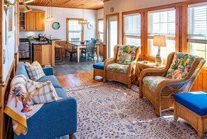Smart TV, books - Unbeatable Views & Coastal Charm (Harkers Island)