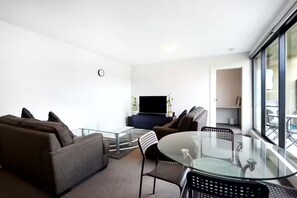 Living area - 15 minutes to Melbourne CBD and 10 minutes Williamstown beach. (Footscray)