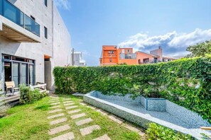 Unclassified image, 4 of 36, button - Harajuku Inn (Pingtung)