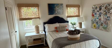 1 dormitorio, escritorio, tabla de planchar con plancha y wifi