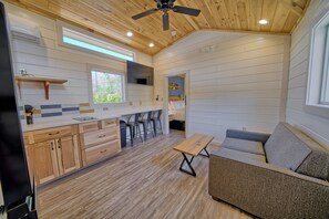 Living area - Dudley Creek RV Resort (Gatlinburg)