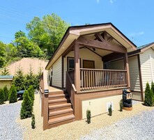 Tiny Home One BR | Iron/ironing board (on request), WiFi (free)
