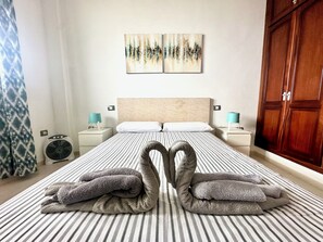 1 bedroom, internet, bed sheets