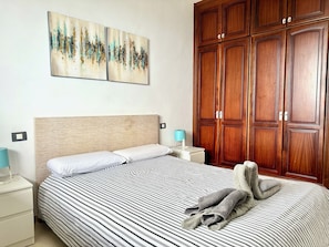 1 bedroom, Internet, bed sheets