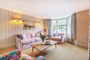TV, fireplace - Fern House  sleeps 4 guests  in 2 bedrooms (Evershot)