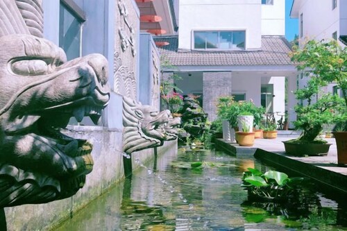 Herun Shijia Holiday Hotel