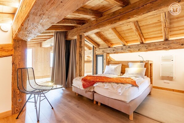 4 slaapkamers, een strijkplank/strijkijzer, gratis wifi, beddengoed