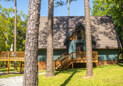 Puerto Chalet - on the bayou close to beach & downtown Ocean Springs!