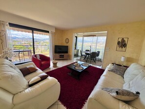 TV - JUAN LES PINS – 4 people – Pool – Garage (Antibes)