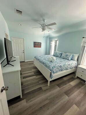 3 bedrooms, iron/ironing board, WiFi, bed sheets