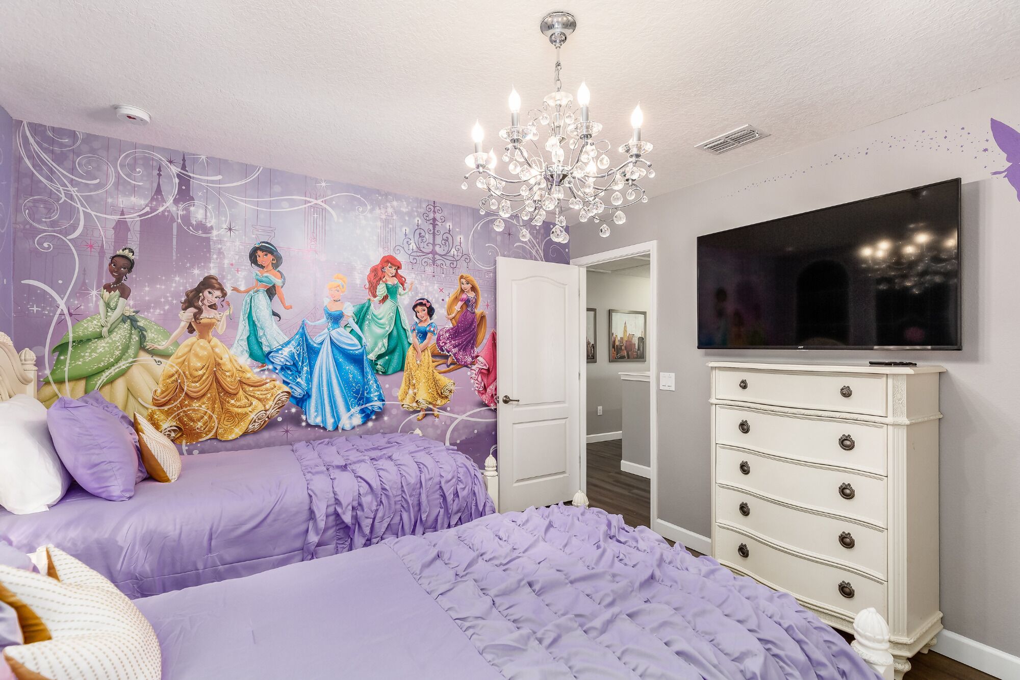 5 bedrooms, travel cot, free WiFi, bed sheets