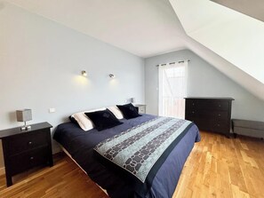 4 makuuhuonetta, silitysrauta/-lauta, Wi-Fi