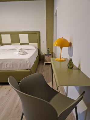 Comfort Triple Room | Bathroom | Shower, hydromassage showerhead, hair dryer, bidet - marte rooms (San Nicola)