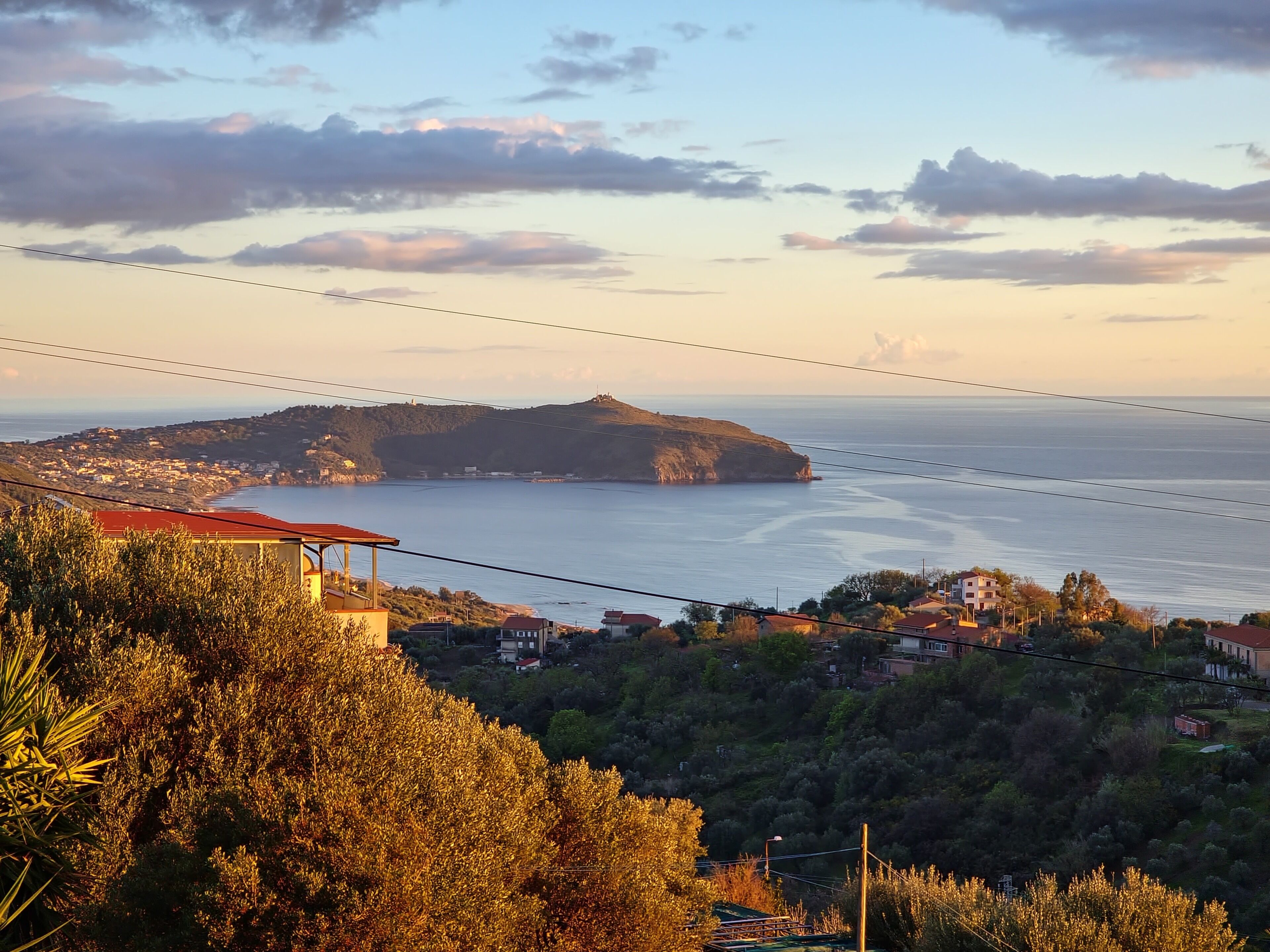 Superior driepersoonskamer, uitzicht op zee | Een minibar, individueel gedecoreerd, individueel gemeubileerd