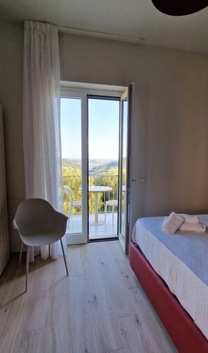 Minibar, individually decorated, individually furnished, desk - marte rooms (San Nicola)