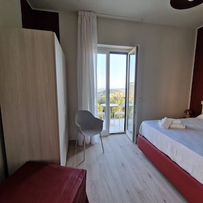 Minibar, individually decorated, individually furnished, desk - marte rooms (San Nicola)