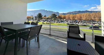 Le Dolce: lake, beach, parking