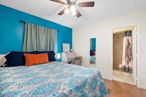 3 bedrooms, iron/ironing board, WiFi, bed sheets