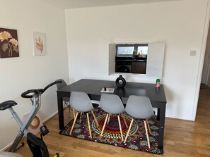 Interior - Modern 2 bedroom Terrace (London)