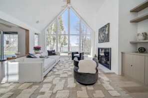 TV connectée, cheminée