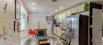 Happy Palette Home: Close to downtown+the lake! Fenced yard with outdoor dining