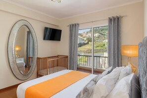 3 soverom, strykejern/-brett, wi-fi og sengetøy