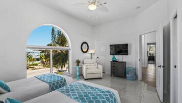 3 bedrooms, desk, iron/ironing board, travel crib